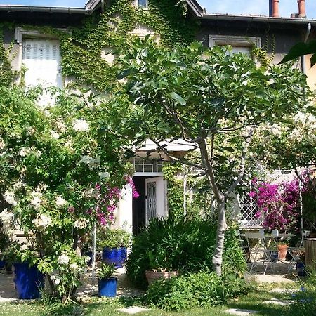 Les Petits Poissons Bed & Breakfast Avinyon Dış mekan fotoğraf